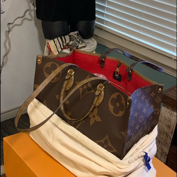 💕 LV Onthego GM w/ mono straps - Picture 9 of 17